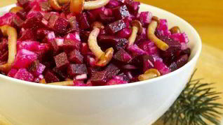 Винегрет с маринованными опятами