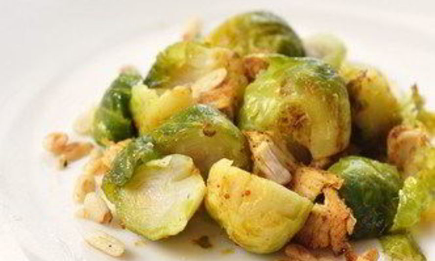 Рецепт жареная брюссельская капуста с кедровыми орешками в бальзамическом винегрете