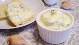 Домашний майонез на курином яйце с чесноком и зеленью