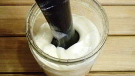 домашний майонез на курином яйце с чесноком и зеленью