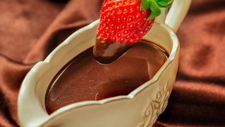 Шоколадный соус для блинов и десертов