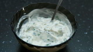 Сметанно-чесночный соус