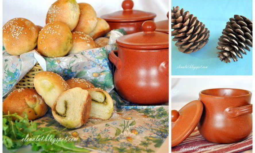 Рецепт булочки с соусом песто