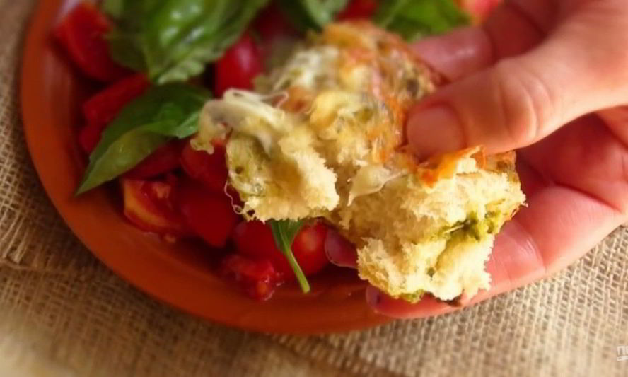 Рецепт фокачча с соусом песто