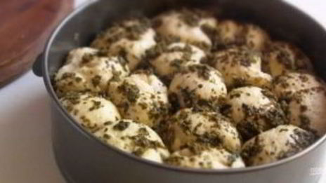 фокачча с соусом песто