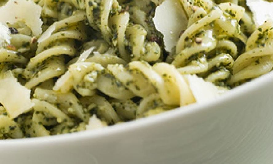 Рецепт фузилли с соусом песто и пармезаном