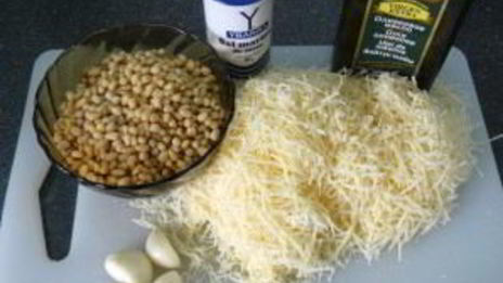 макароны с соусом песто