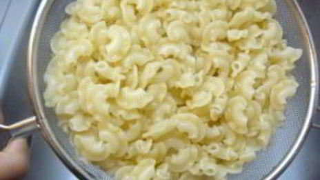 макароны с соусом песто