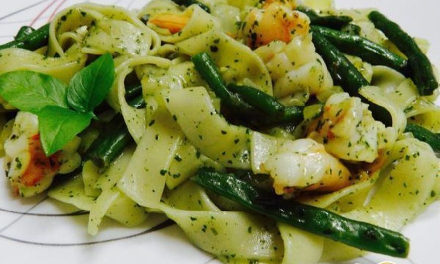 Рецепт паста с креветками и фасолью под соусом песто