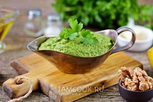 Соус песто из первой зелени