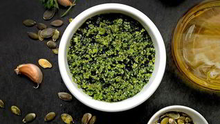 Соус песто с тыквенными семечками