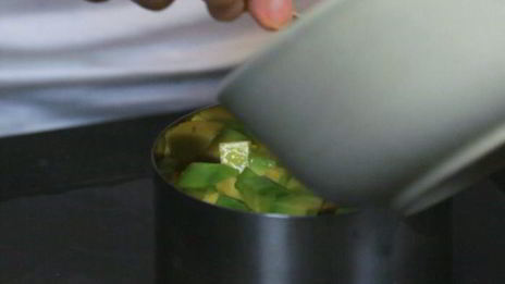 летний тартар с лососем