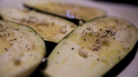 стейк миланзане с тартаром из овощей