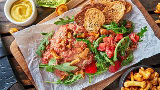 Тартар из бычка с лисичками