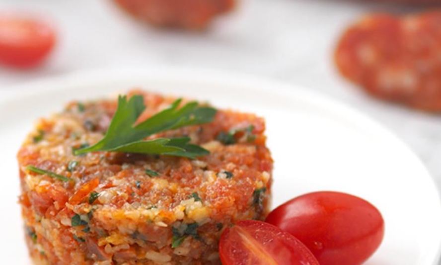 Рецепт тартар из чоризо с сыром и томатами