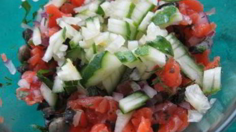 тартар из форели в ледяном хрустале