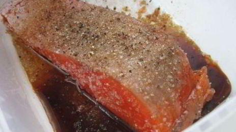 тартар из форели в ледяном хрустале