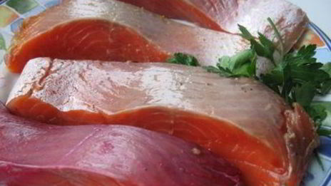 тартар из форели в ледяном хрустале