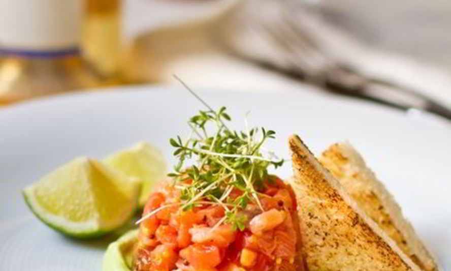 Рецепт тартар из лосося с кремом из авокадо