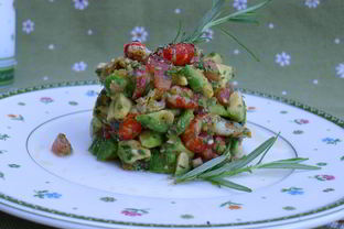 Тартар с раковыми шейками и авокадо