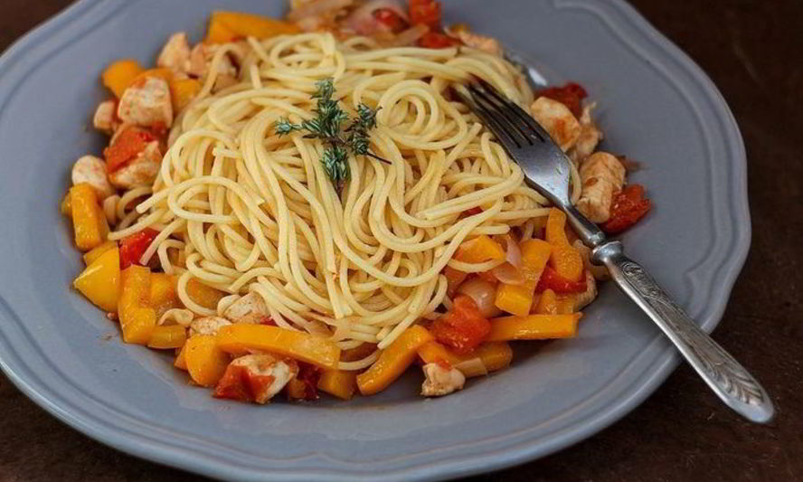 Рецепт заправка для спагетти из куриного филе с овощами