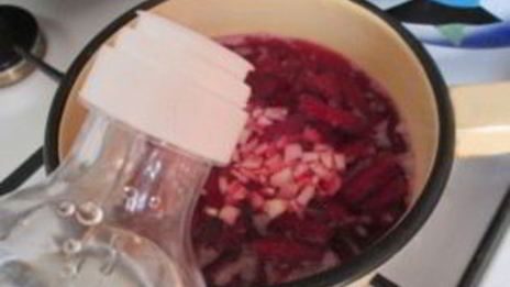 борщ с тушенкой