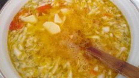 борщ с тушенкой