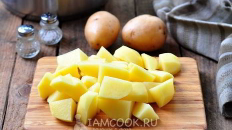 борщ со свеклой и свежей капустой