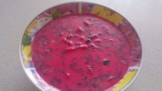 Холодный борщ с кальмарами