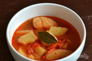 Красный борщ с курицей