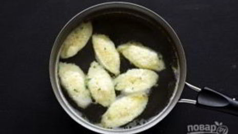 бульон с клецками