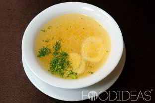 Бульон с яйцом