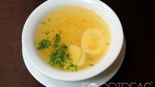Бульон с яйцом