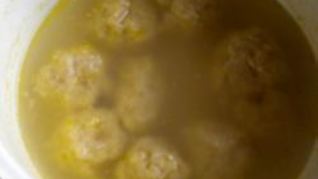 Детские фрикадельки с бульоном