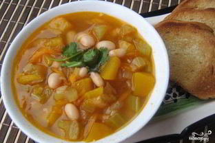 Фасолевый суп на курином бульоне