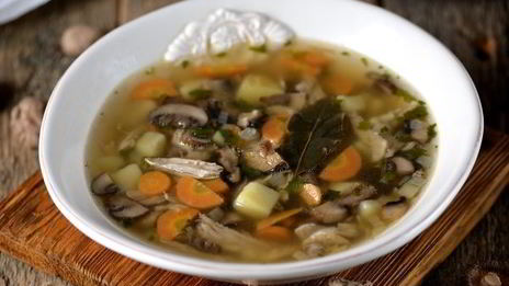 грибной суп на курином бульоне