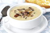 Грибной суп с сыром на курином бульоне