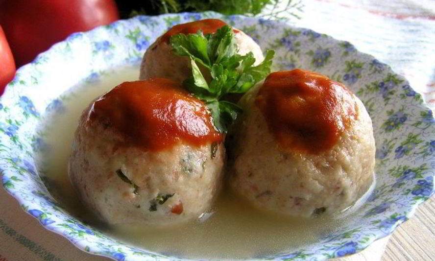 Рецепт канедерли из хлеба и колбас в бульоне