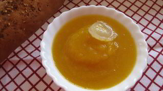 Кремовый суп из тыквы на курином бульоне