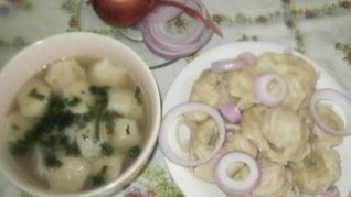 Крэплах — домашние пельмени в бульоне