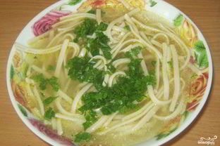 Куриный бульон с лапшой