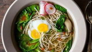 Лапша в грибном бульоне