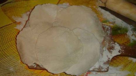 пельмени в горшочках с печенью и бульоном