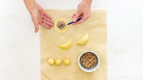 пирожки с мясом к бульону