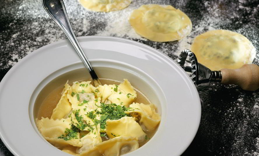 Рецепт равиоли с говядиной в курином бульоне