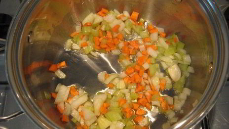 равиоли с лангустинами и цукини в густом бульоне