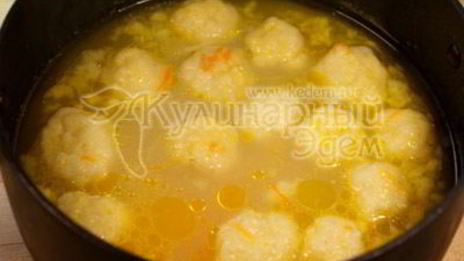суп с клецками на курином бульоне