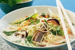 Тайский говяжий бульон с лапшой