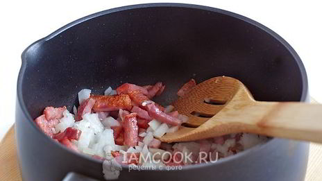 чечевичный суп с копченостями