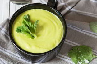 Фасолевый крем-суп с козьим сыром